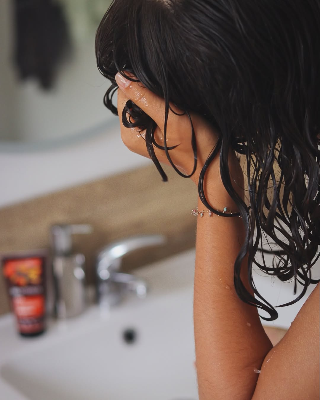 Gel-Crème Définisseur de Boucles 2en1, Anti-Frisottis