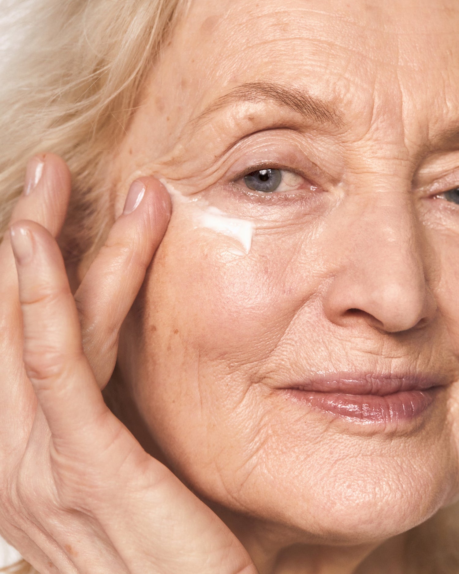 Crème Contour des Yeux &quot;AGE PRO&quot;